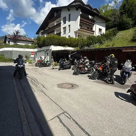 Szálloda Kirchenwirt 3*